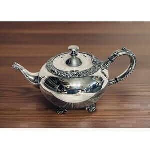 VTG Wilcox New Beverly Manor Silver Plate Teapot #1302 Polished Hinged Lid Fancy